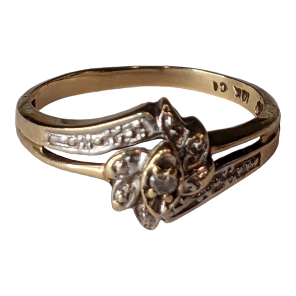 Vintage 10K Gold 6.5 Size Ring with Diamond Clusters Gorgeous 🥰 piece - Picture 3 of 15